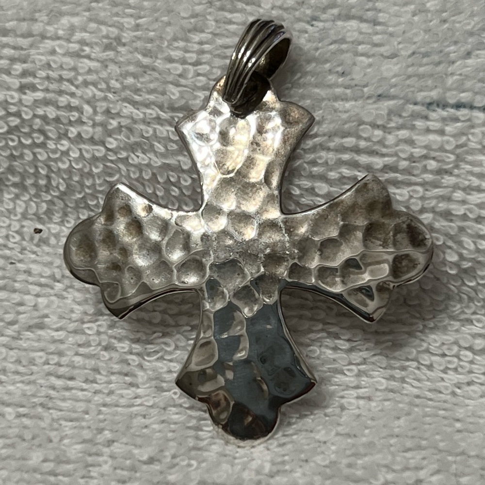 Barse 925 silver cross pendant.